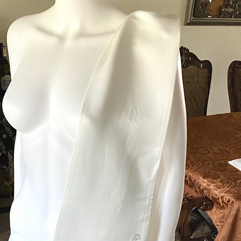 Wedding Dress (18) - Picture 9 of 11